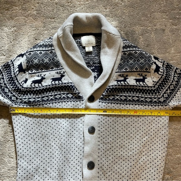 Aspen Knitted Winter Deer Themed Cardigan - Woman’s Small - Picture 9 of 13